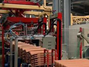 Tejas – Flejes de PET de grado 1/2x030 utilizadas en una línea de flejado automático 